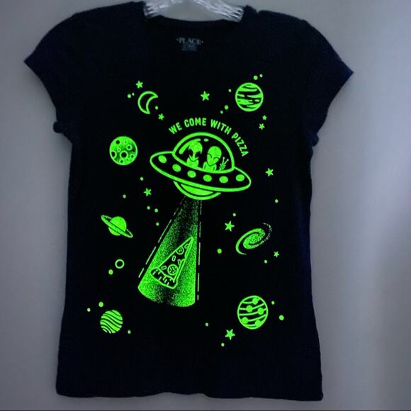 CHILDRENS PLACE GLOW IN THE DARK ALIEN PIZZA SHIRT SIZE LARGE - Picture 1 of 9